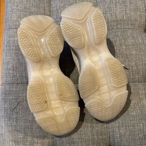 Cushionaire women’s size 9